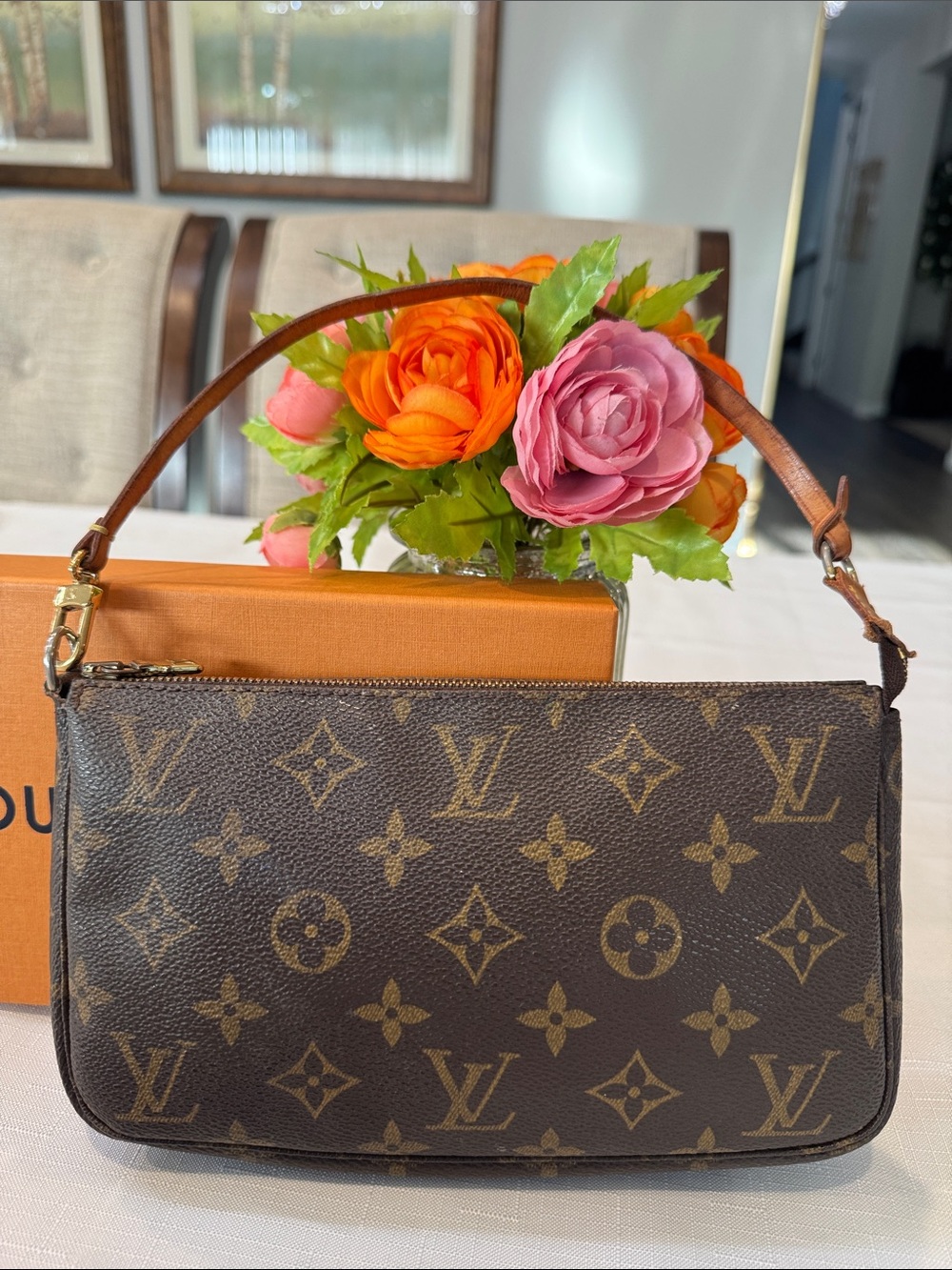 Authentic Louis Vuitton Monogram Pochette - Picture 2 of 12